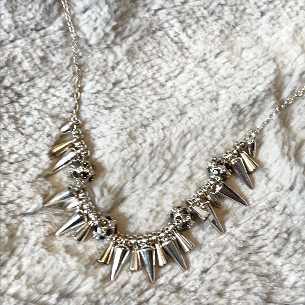 Stud necklace Elegant Gothic